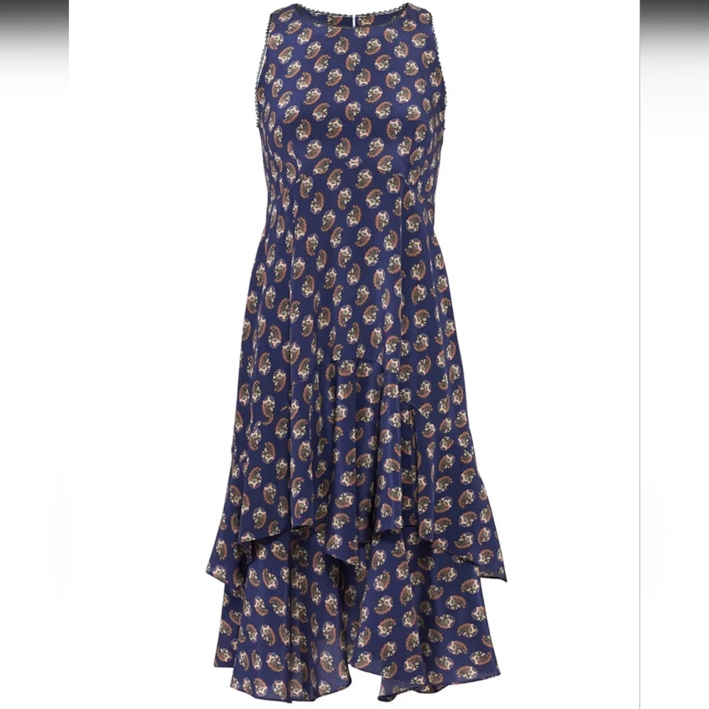 Pretty in paisleys lace-trimmed Nanette Lepore dress moves